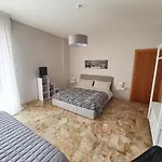 Assunta Guest house *