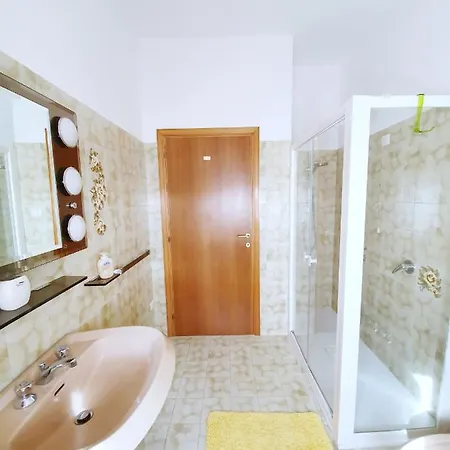 Guest house Zona Caserma-stazione *