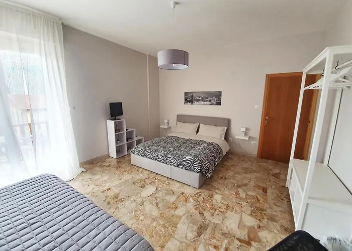 Zona Caserma-stazione Affittacamere *